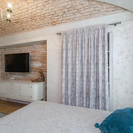 Luxury In Pilies Street Apartment