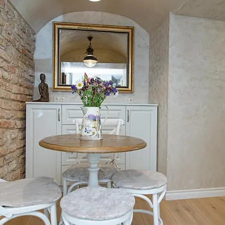 Luxury In Pilies Street *