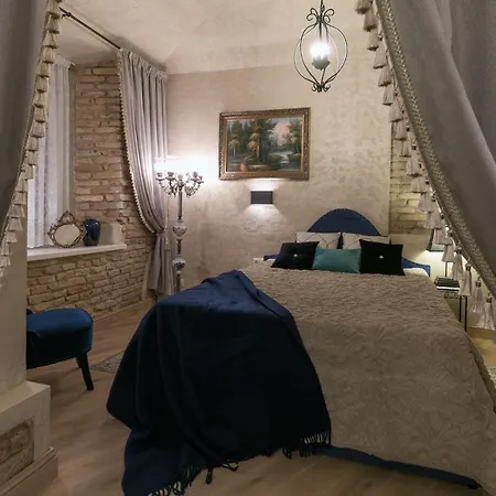 Luxury In Pilies Street Apartment