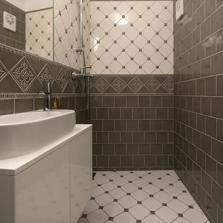 Luxury In Pilies Street