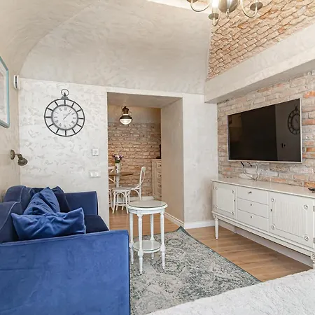 Luxury In Pilies Street *